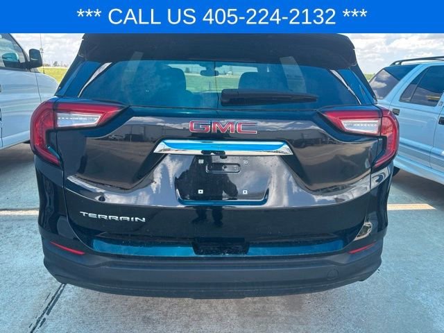 Used 2024 Ebony Twilight Metallic GMC SLE image 8