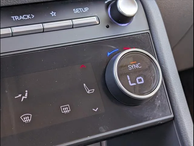 2024 Hyundai Sonata Hybrid SEL - Photo 17