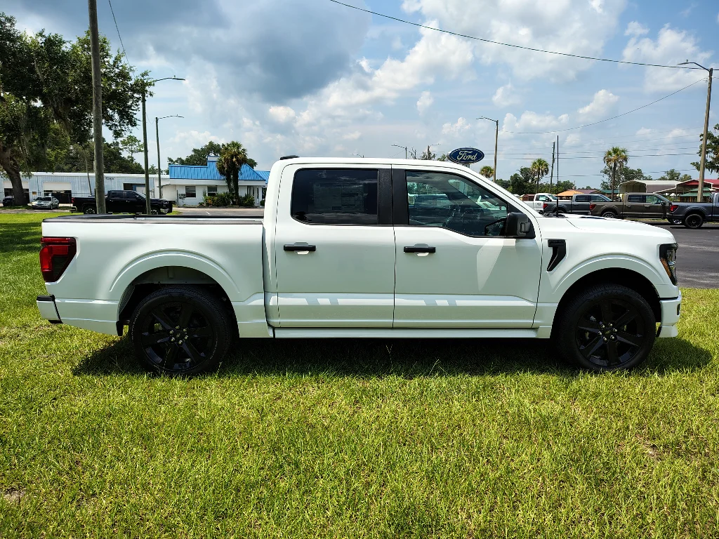 New 2026 Oxford White Ford STX CREW 4X4 LOBO image 7