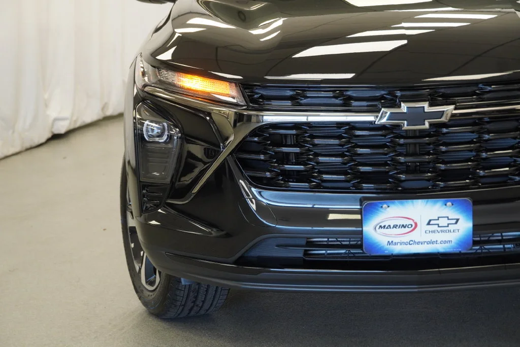New 2026 Mosaic Black Metallic Chevrolet 1RS image 38