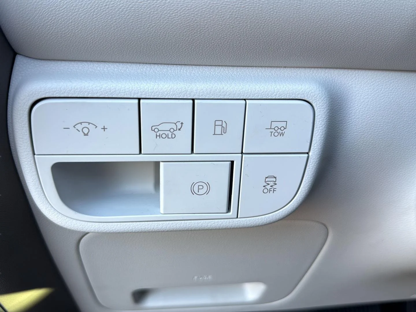 Used 2026 Creamy White Pearl Hyundai SEL Premium 7P image 19