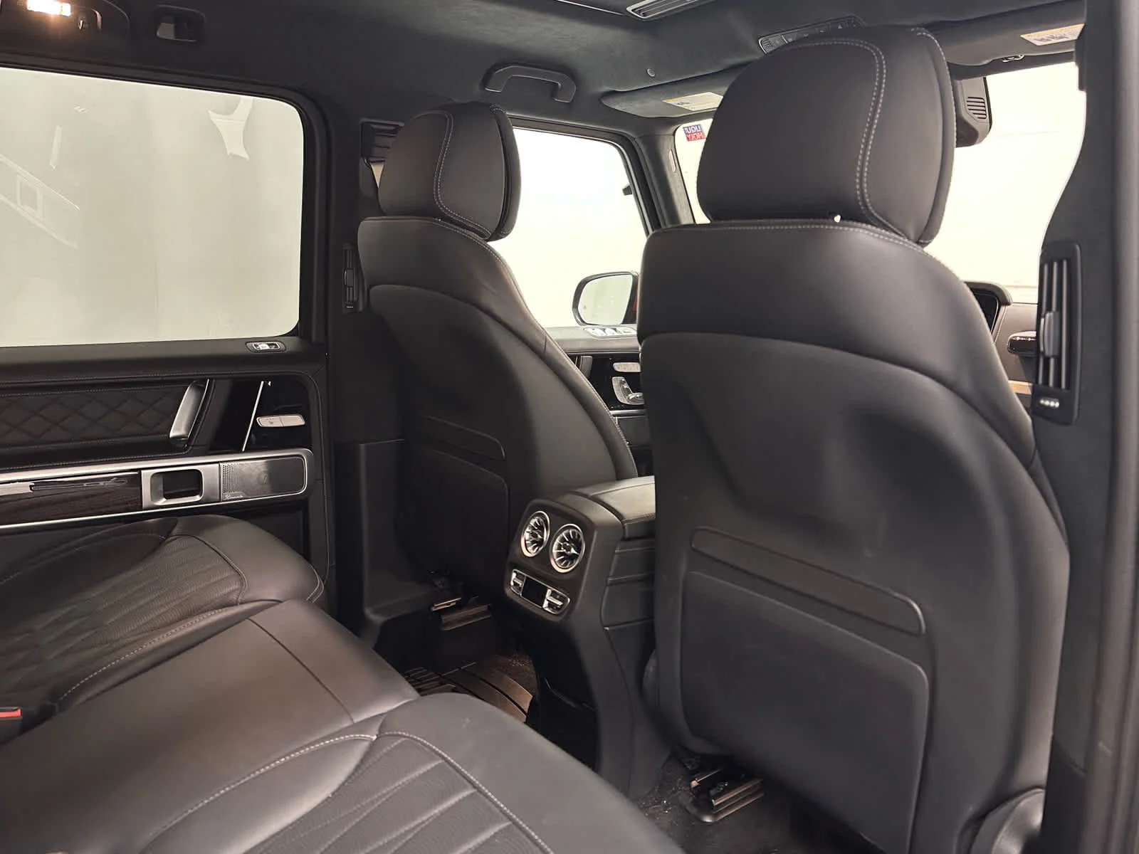 Used 2022 MANUFAKTUR Cardinal Red Metallic Mercedes-Benz AMG® G 63 image 19