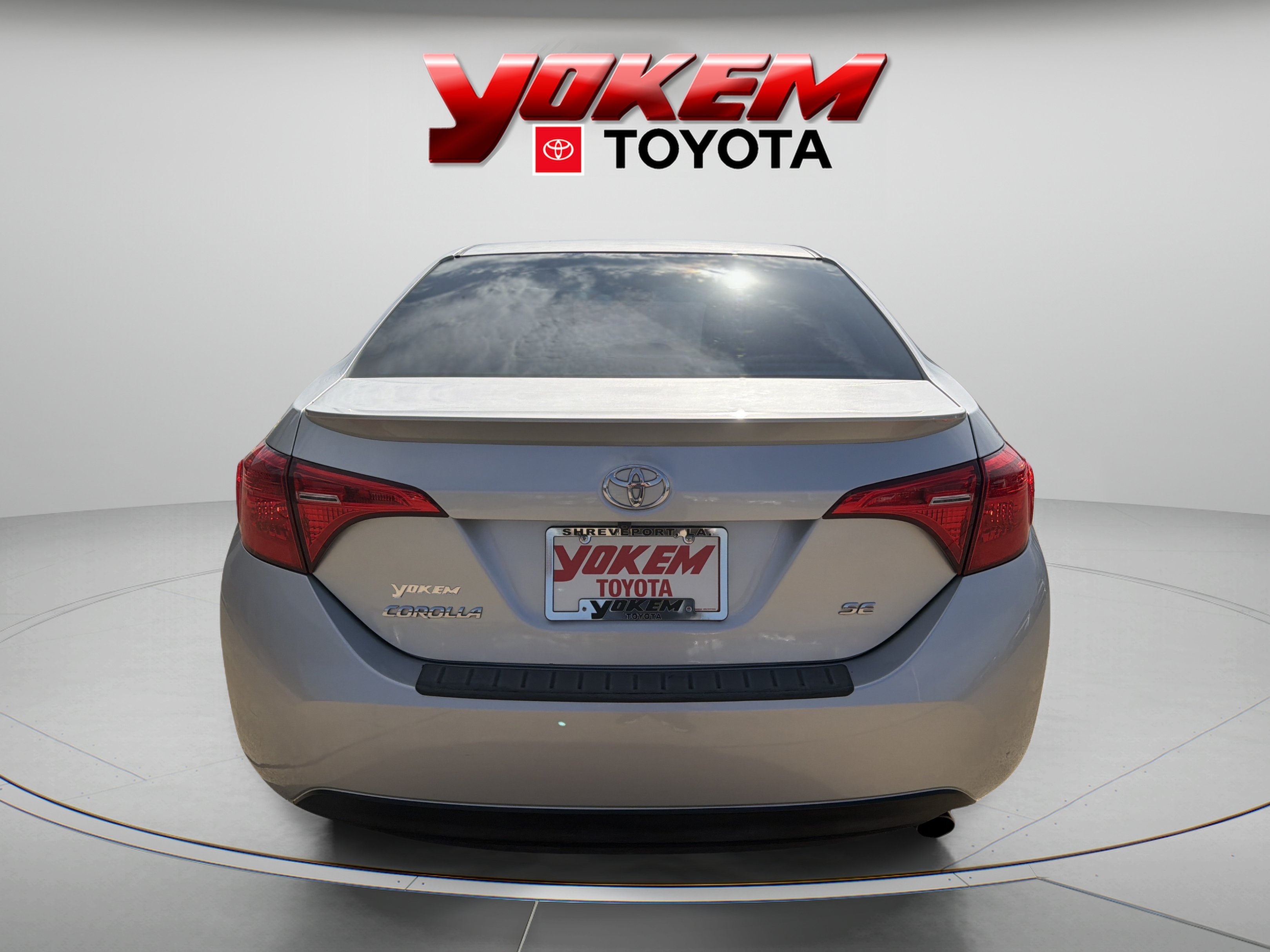 Used 2017 Silver Toyota SE image 7