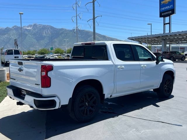New 2026 Summit White Chevrolet RST image 7
