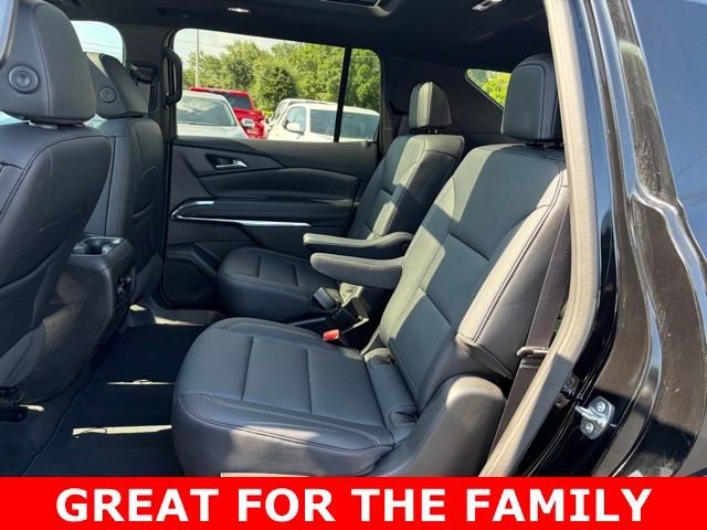 Used 2025 Mosaic Black Metallic Chevrolet LT image 15