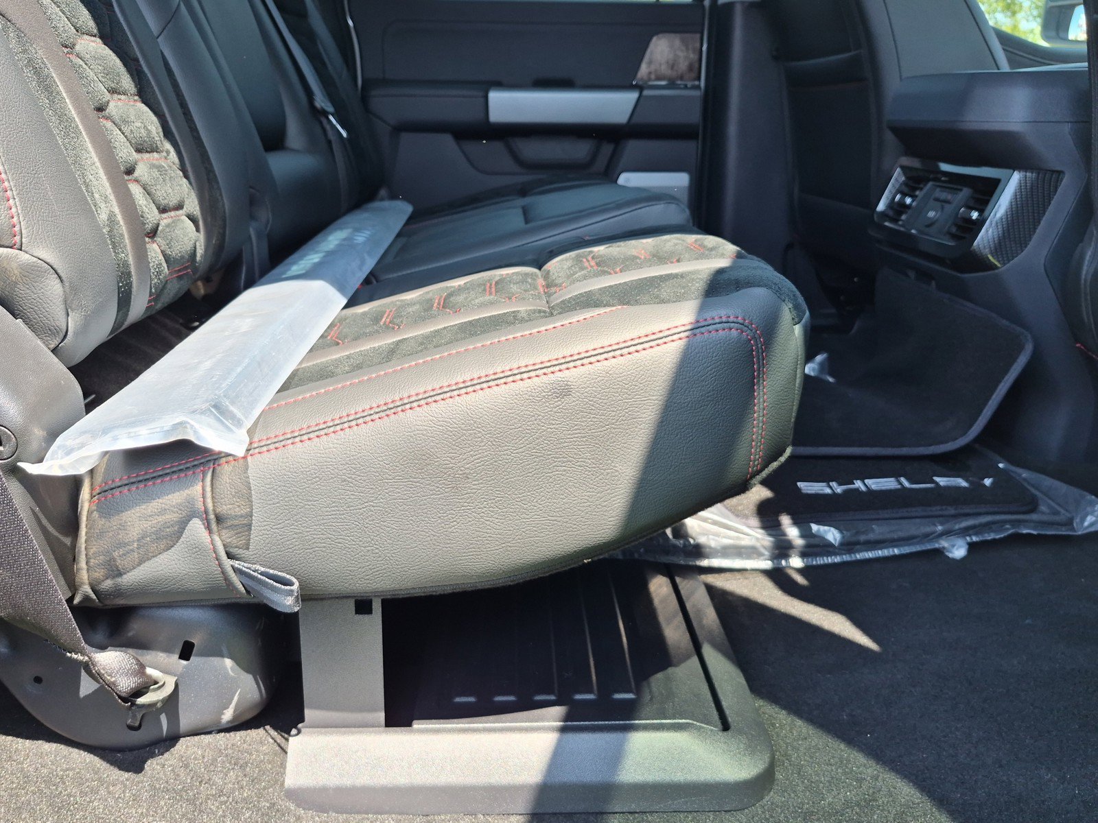 New 2026 Avalanche Ford F-250® Lariat® image 8