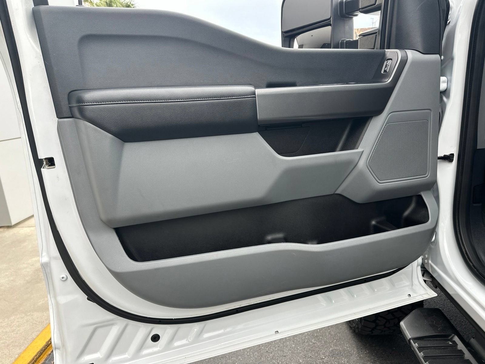 Used 2026 Oxford White Ford XLT image 20