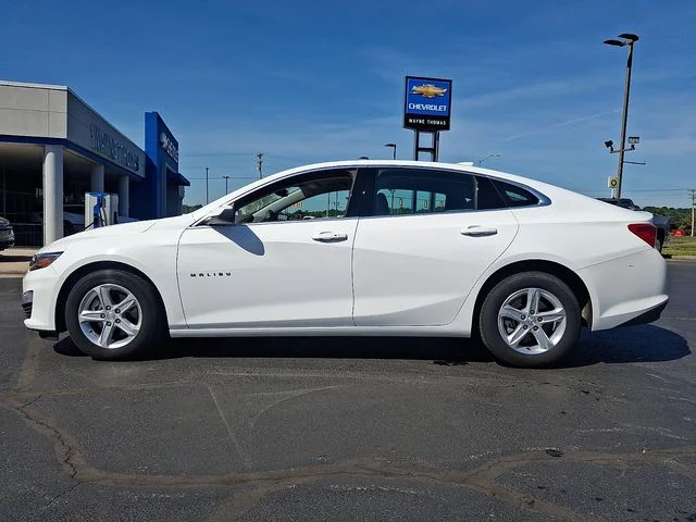 Used 2024 White Chevrolet LT image 4
