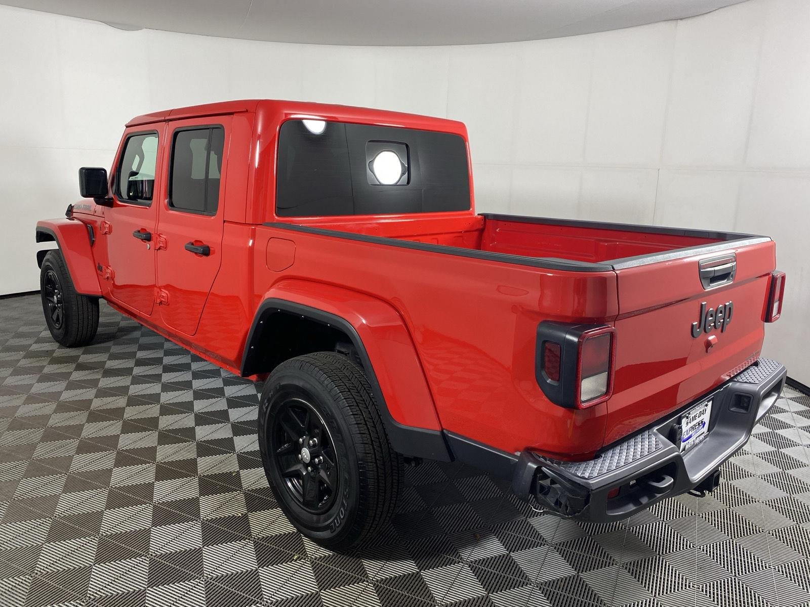 Used 2025 Firecracker Red Clearcoat Jeep Texas Trail image 5