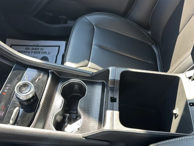 Used 2024 Silver Jeep Limited image 35