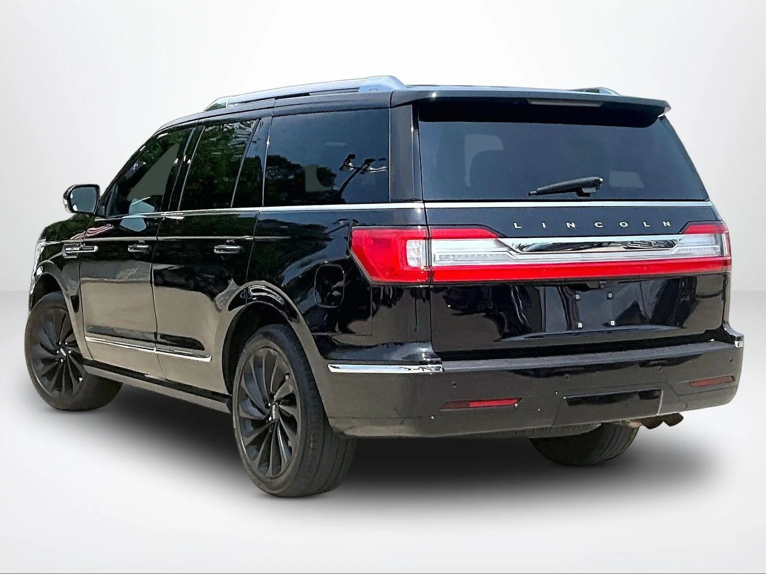 Used 2020 Black Lincoln Reserve image 13