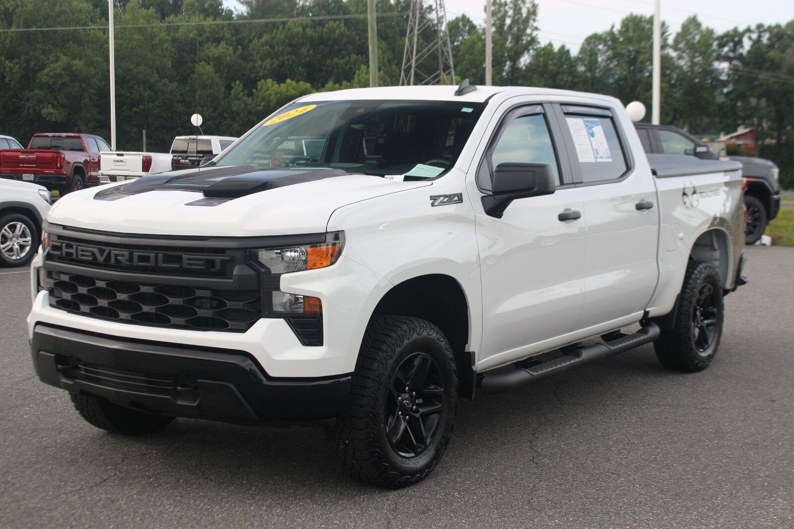 Used 2024 Summit White Chevrolet Custom Trail Boss image 3
