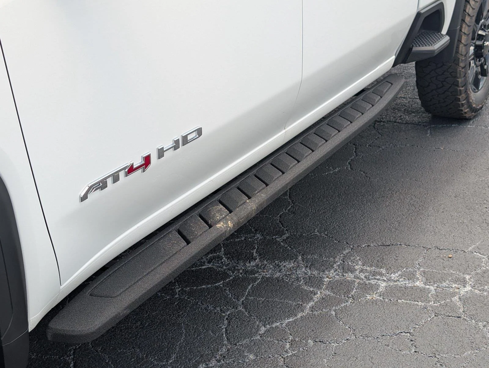 New 2026 Summit White GMC AT4 image 14