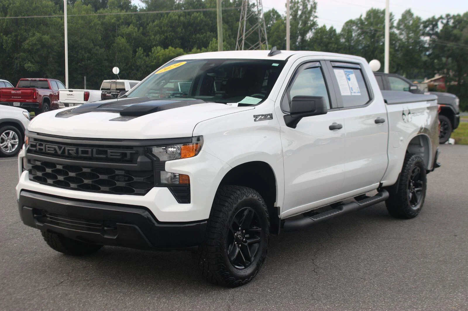 Used 2024 Summit White Chevrolet Custom Trail Boss image 3