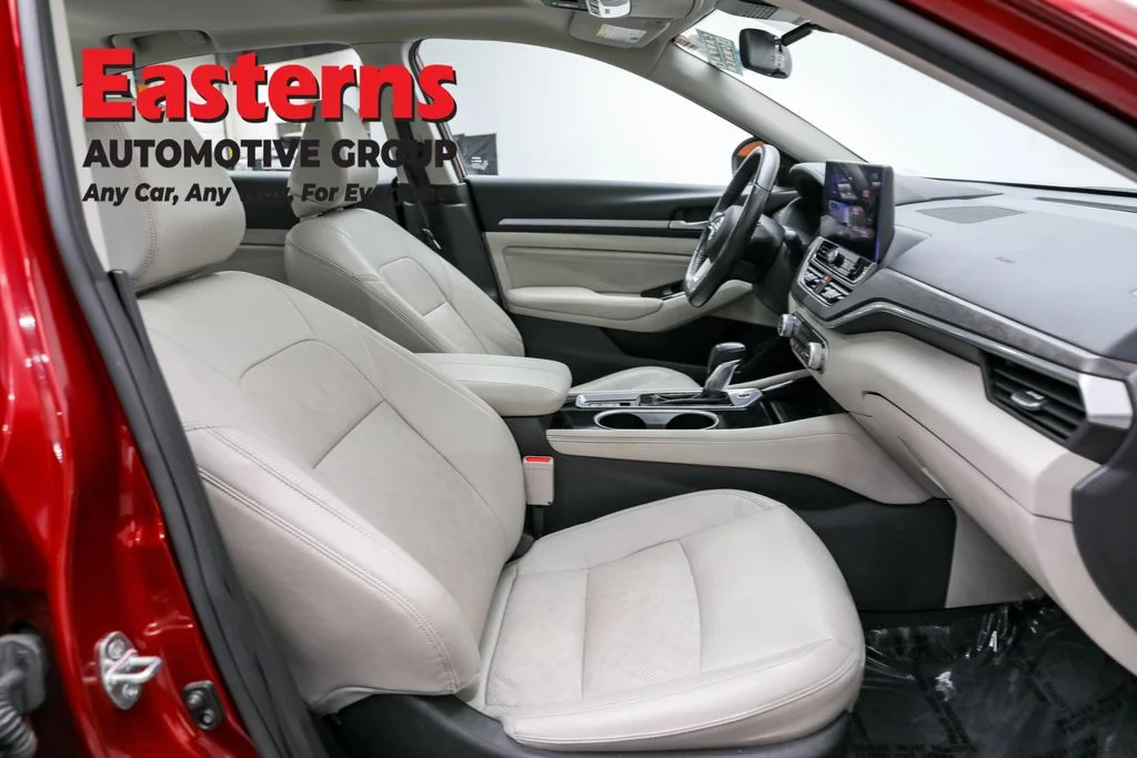 Used 2023 Red Nissan 2.5 SL image 23