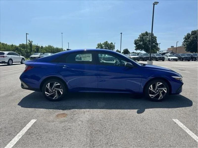 Used 2025 Intense Blue Hyundai SEL Sport image 6