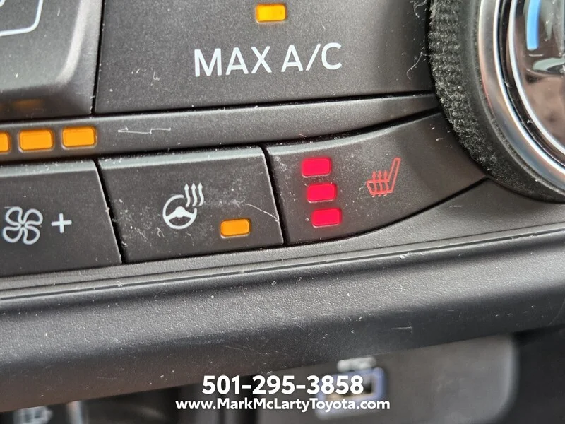 Used 2022 Orange FORD LARIAT FWD SUPERCREW image 21