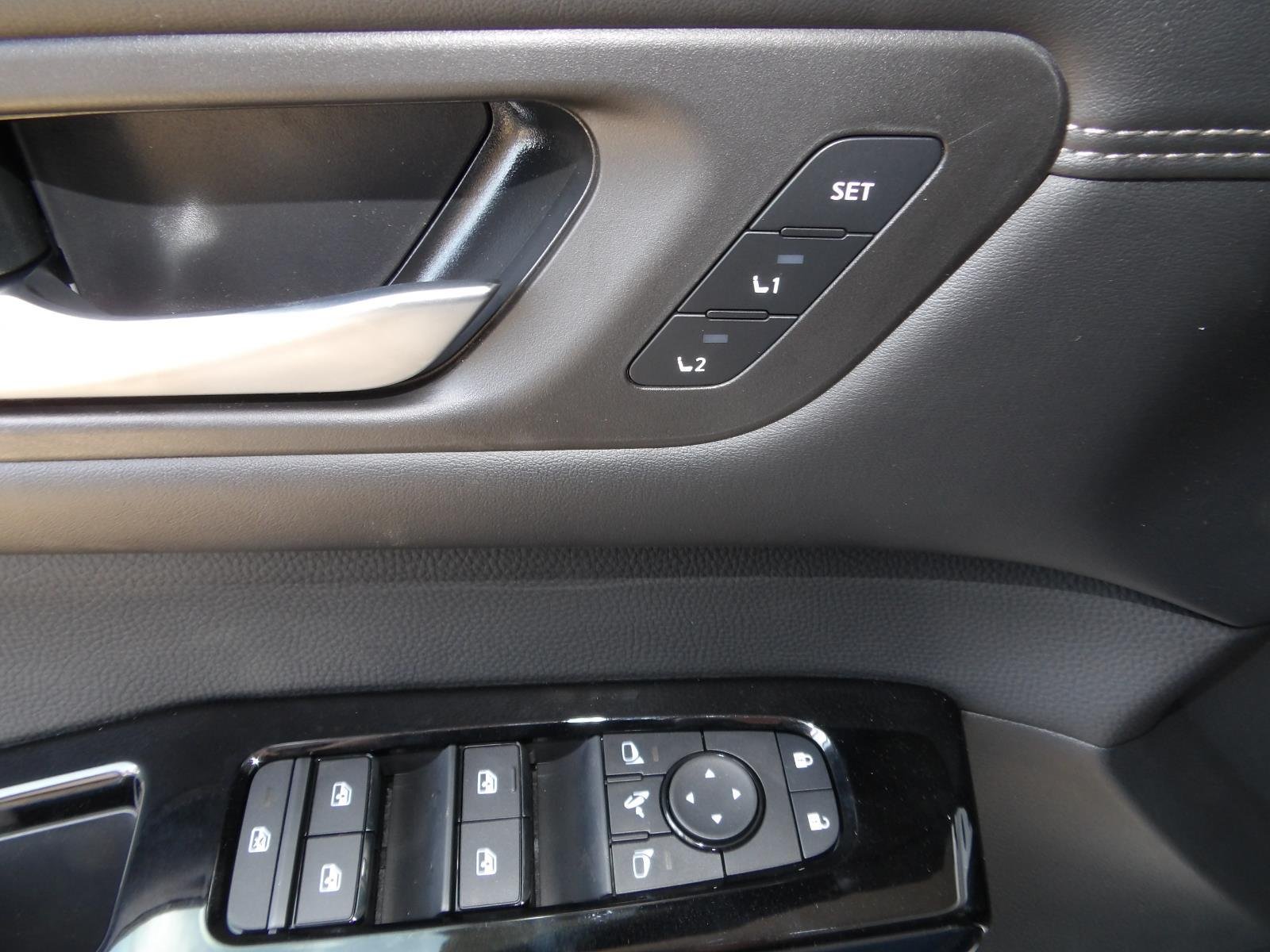 New 2026 Gun Metallic Nissan Platinum image 22