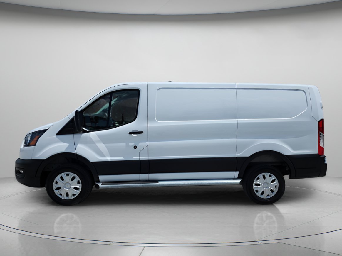 Used 2025 Oxford White Ford Base image 5