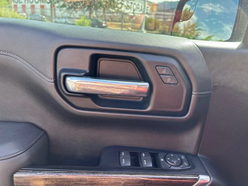 Used 2019  GMC Elevation image 18