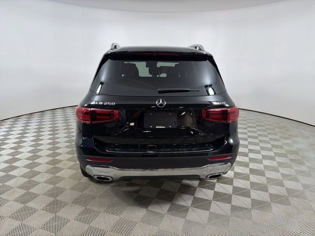 New 2026 Night Black Mercedes-Benz GLB 250 image 18
