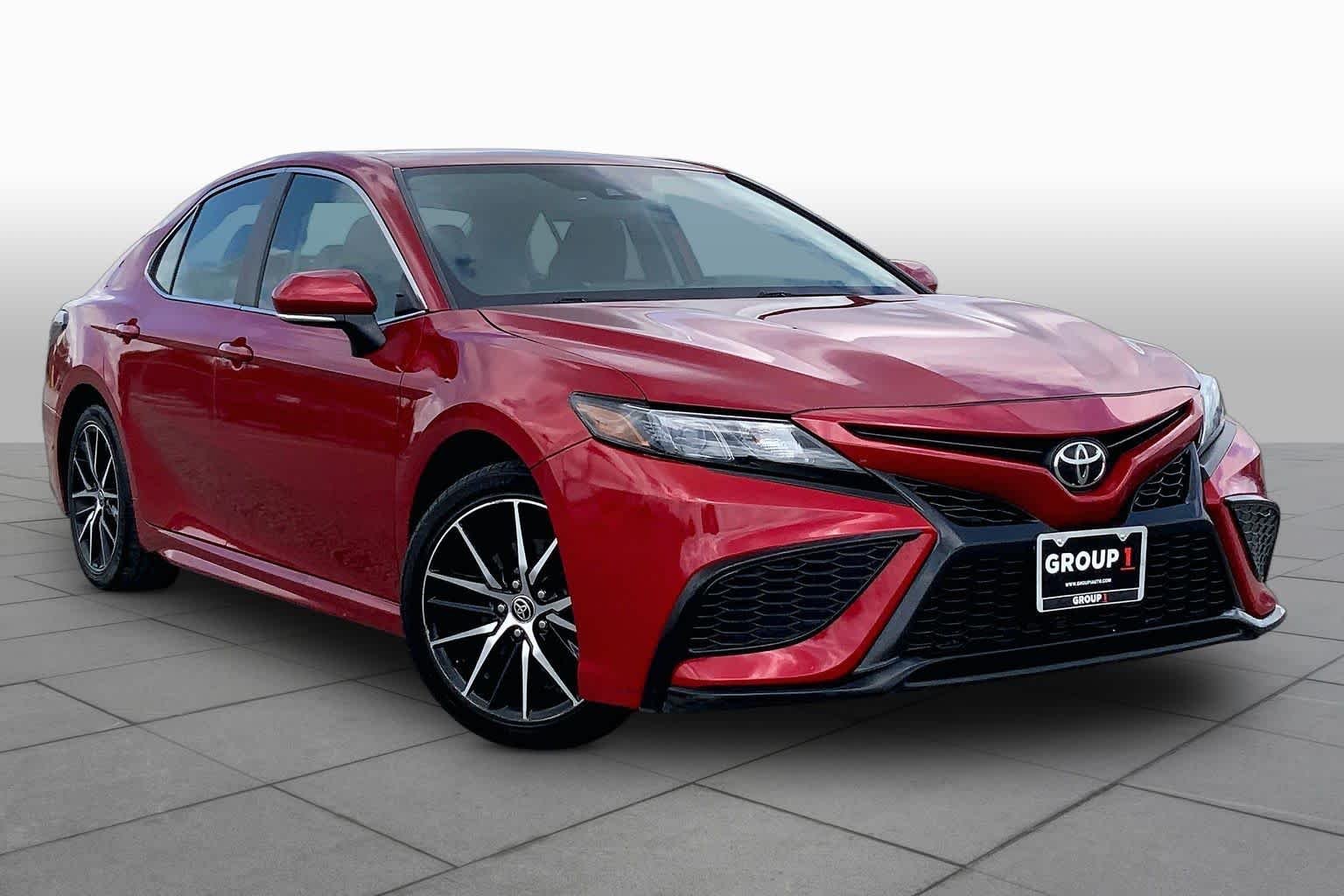 Used 2022 Supersonic Red Toyota SE image 3