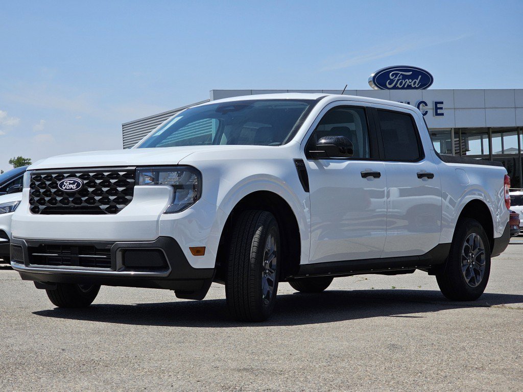 New 2025 Oxford White Ford XLT image 12