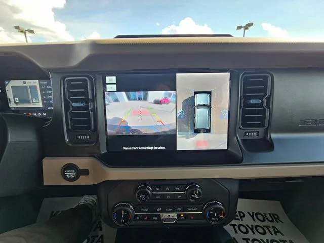 Used 2022 Orange Metallic Ford Wildtrak image 15