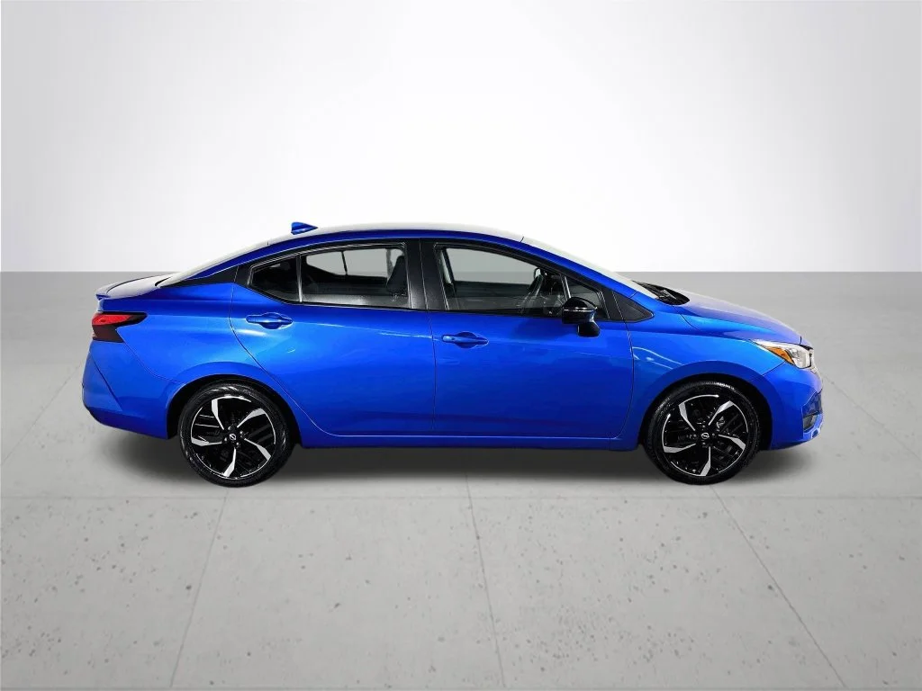 Used 2024 Blue Nissan 1.6 SR image 5