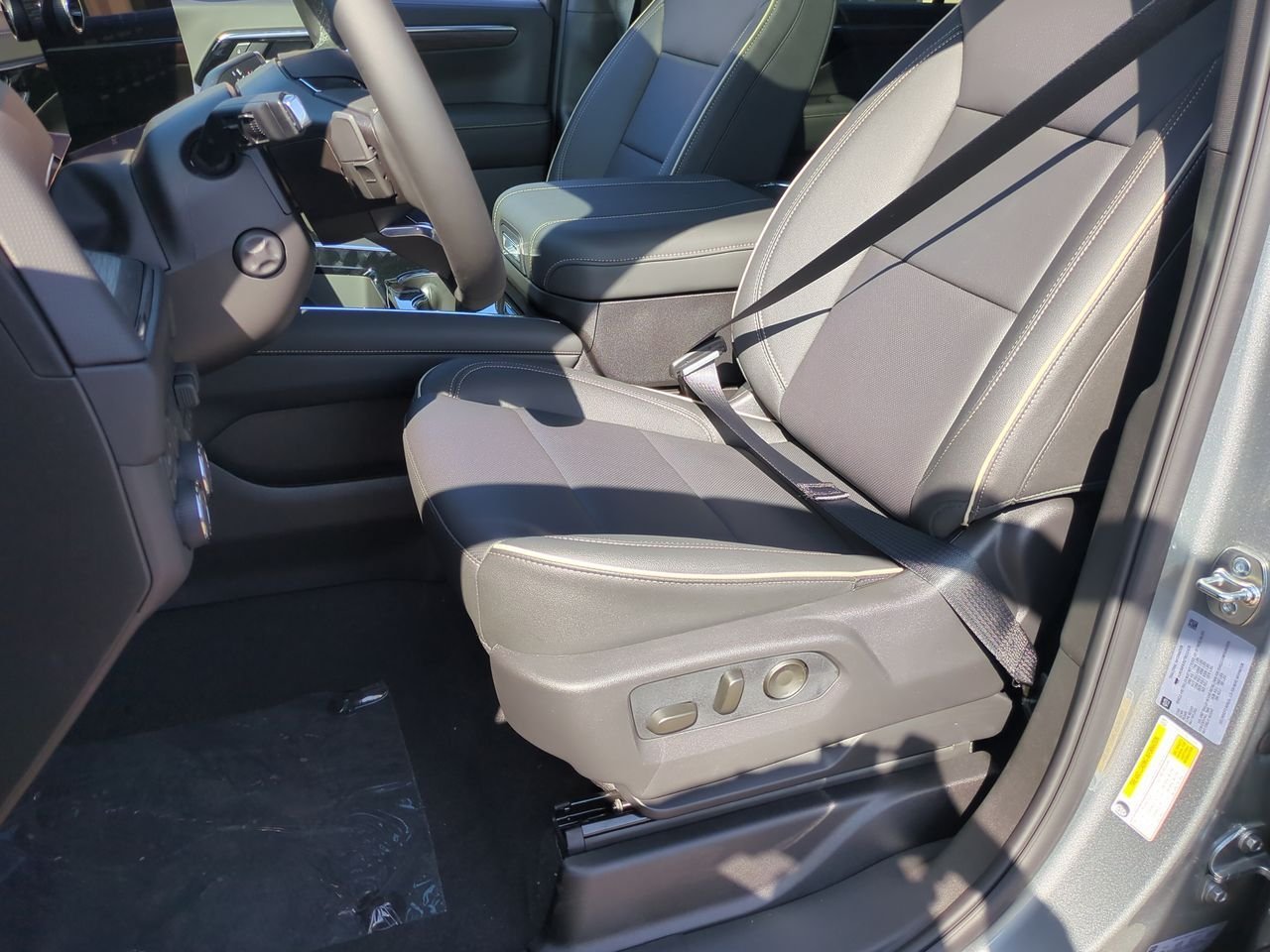 2026 Chevrolet Suburban Premier - Photo 12