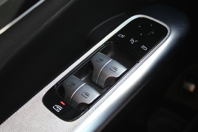 Used 2025 White Mercedes-Benz GLC 300 image 18