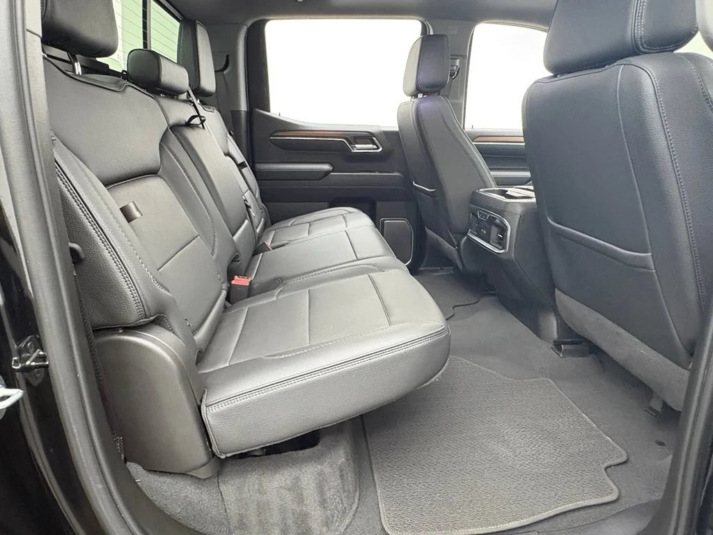 Used 2024 Onyx Black GMC Denali image 37