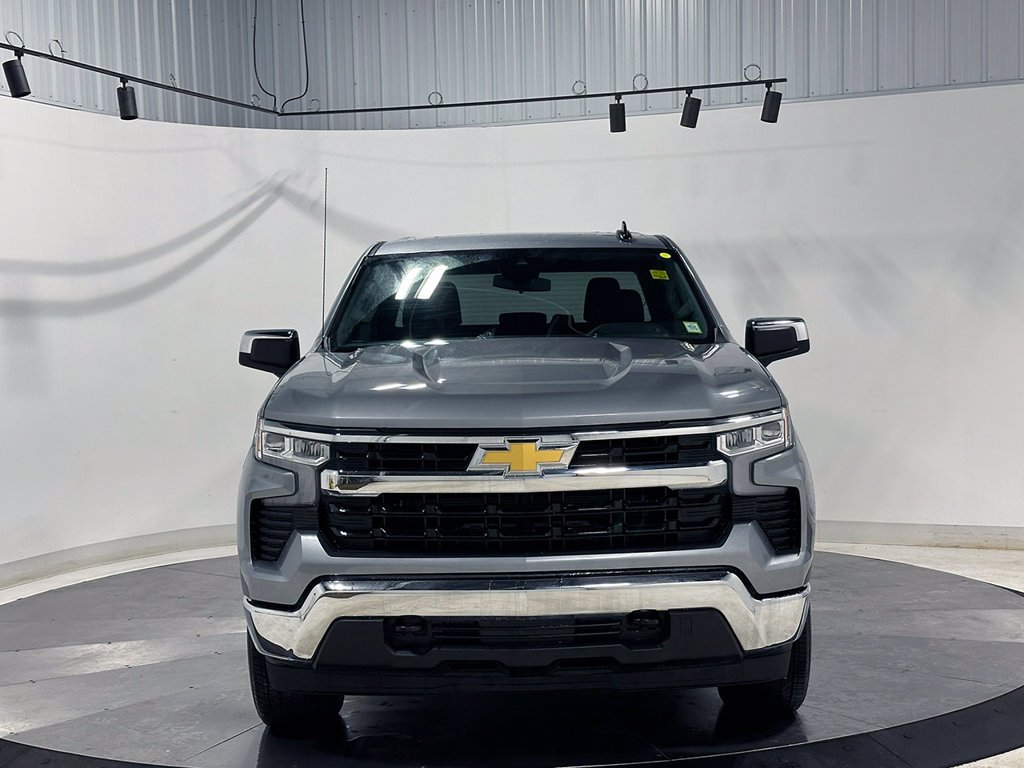 Used 2025 Gray Chevrolet LT image 9