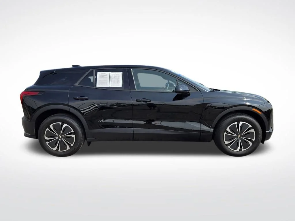 Used 2025 Black Chevrolet LT image 2