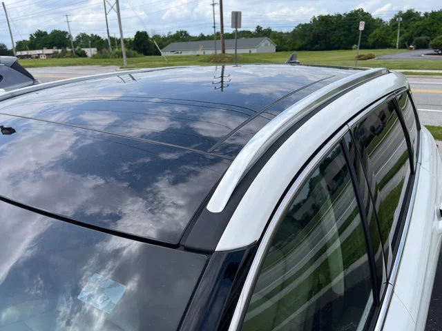 Used 2022 Pristine White Metallic Tri-Coat Lincoln Reserve image 2