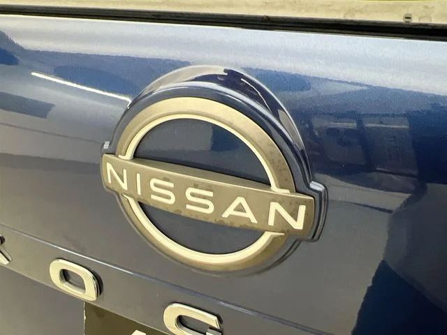 Used 2023 Blue Nissan SV image 39