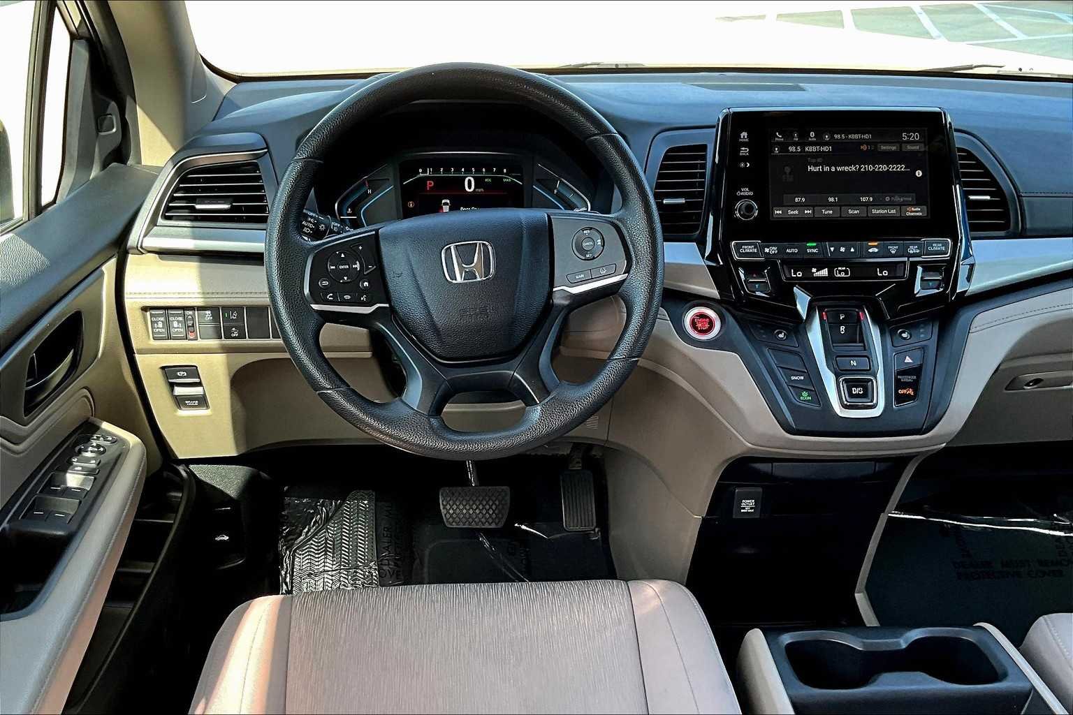 Used 2018 Modern Steel Metallic Honda EX image 5