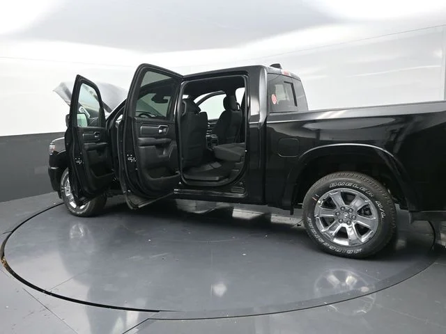 New 2026 Diamond Black Crystal Pearl-Coat Exterior Paint RAM Big Horn/Lone Star image 34