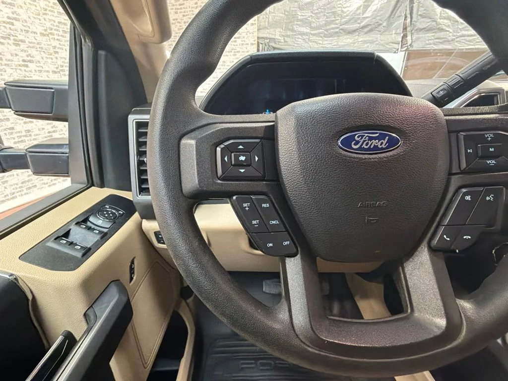 Used 2019 Black Metallic Ford XLT image 17