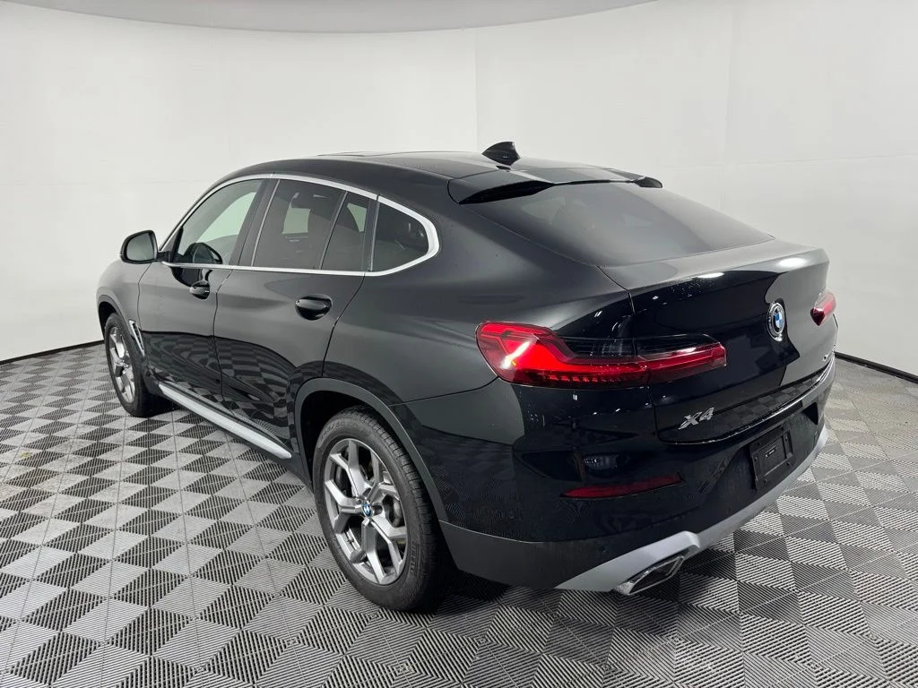 Certified Used 2025 Black Sapphire Metallic BMW xDrive30i image 7