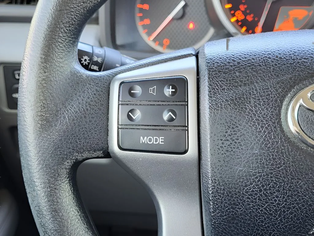 Used 2013 Classic Silver Metallic Toyota SR5 image 19