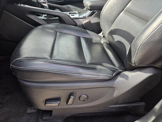 Used 2025 Dark Moss Kia S image 12
