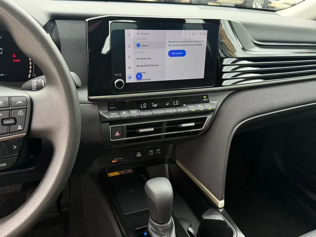 2025 Toyota Camry LE - Photo 19