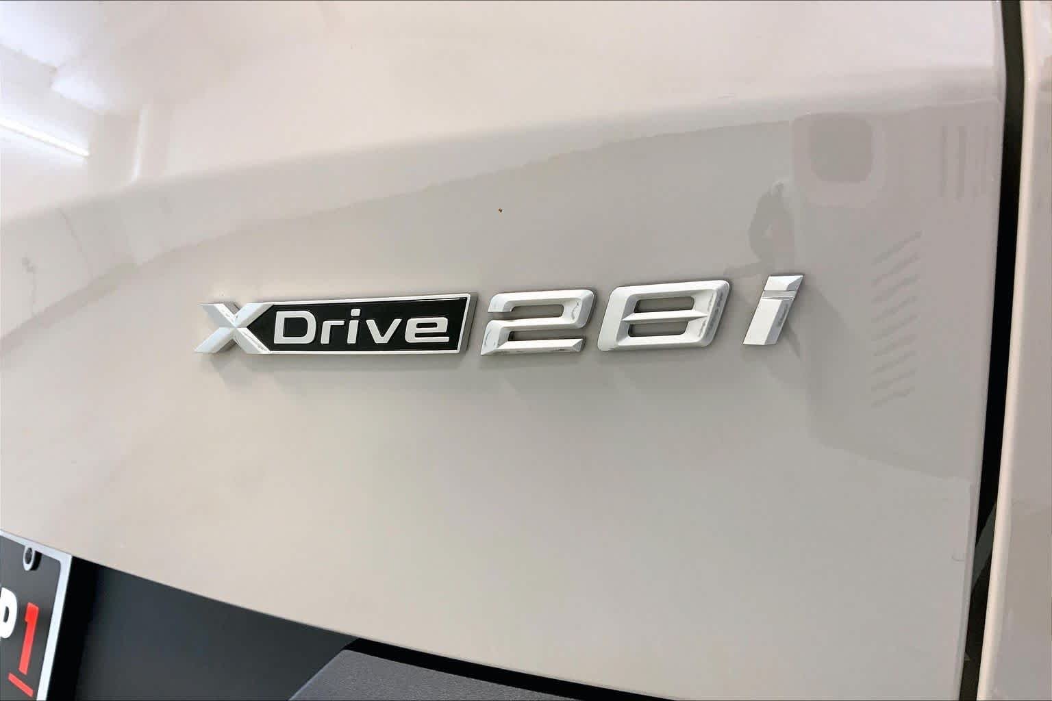Used 2026 Dune Grey Metallic BMW xDrive28i image 9