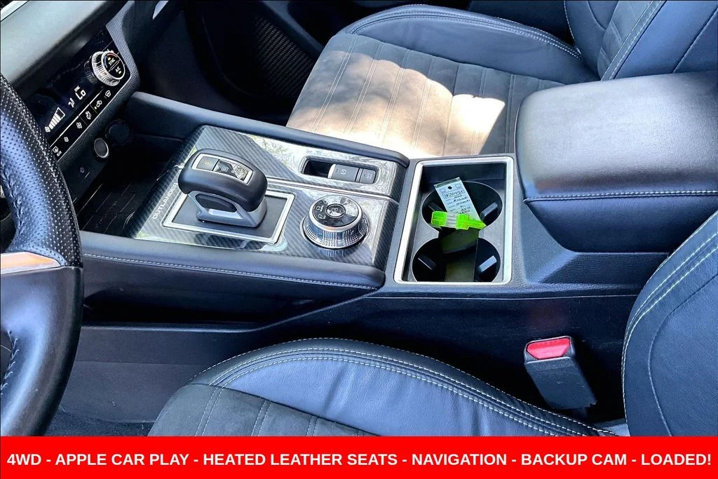 Used 2022  Mitsubishi SE image 22