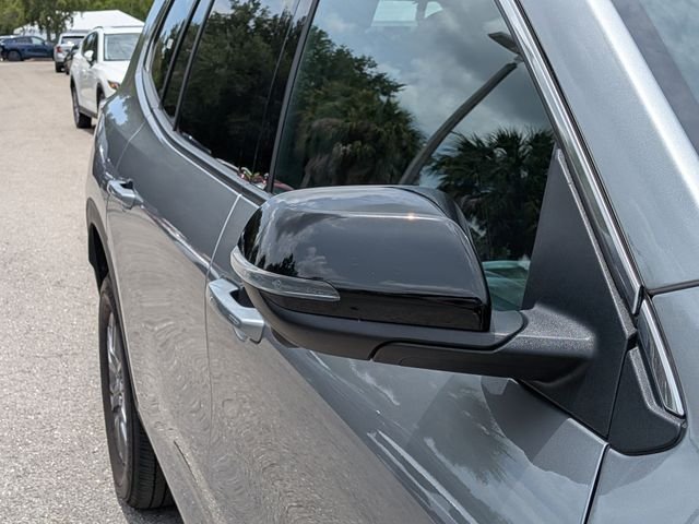 Used 2025 Silver GMC Elevation image 12