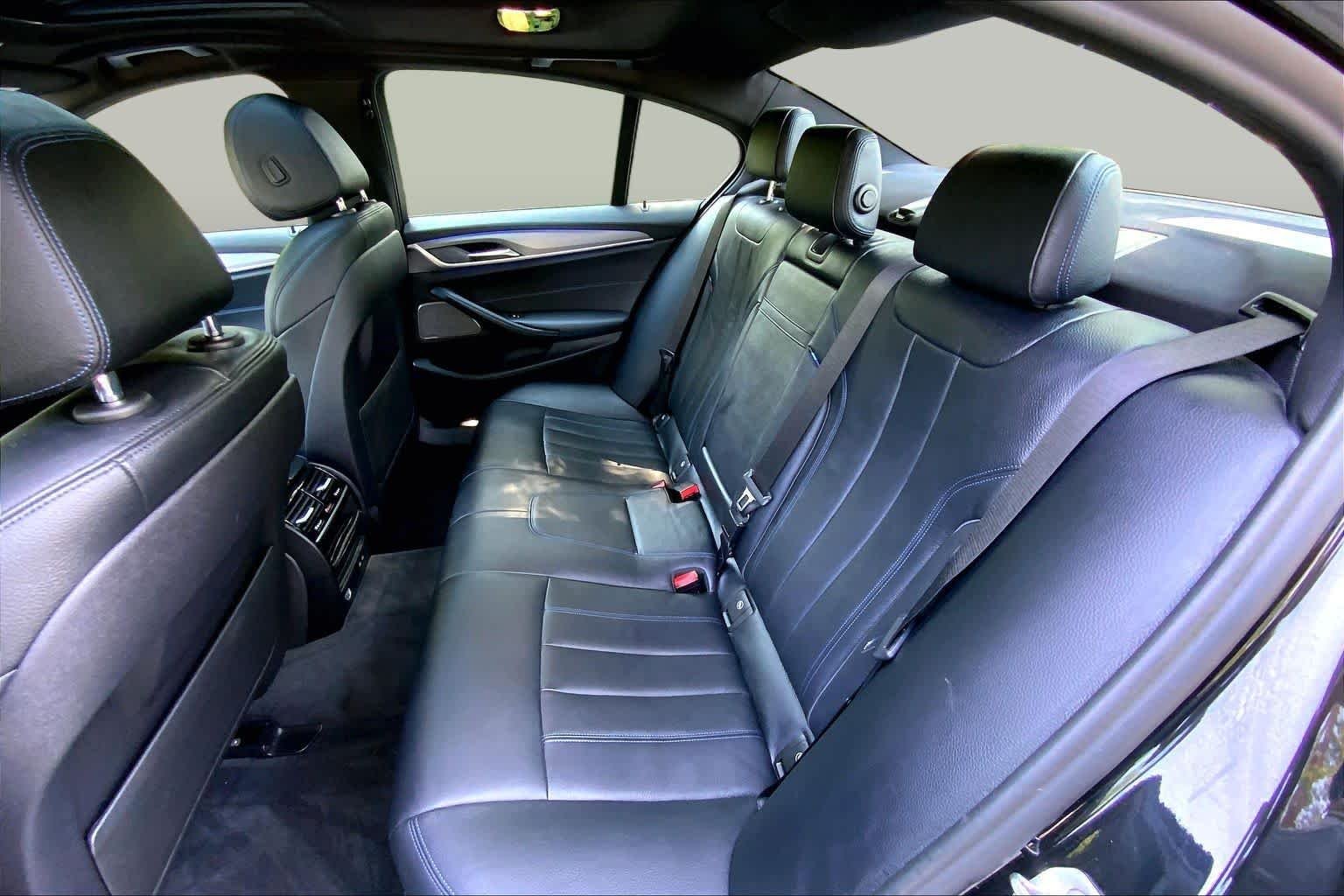 Used 2020 Black Sapphire Metallic BMW 530i xDrive image 20