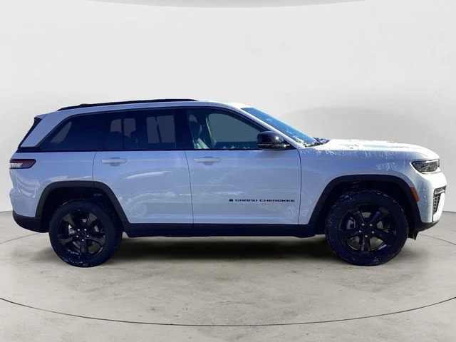 New 2026 Bright White Clearcoat Jeep LIMITED 4X4 image 7
