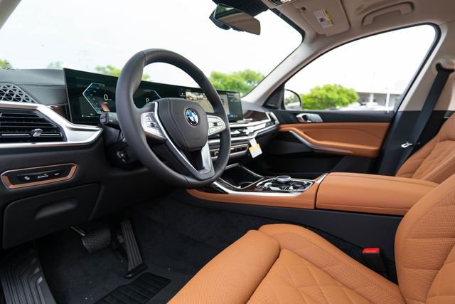 Certified Used 2027 Tanzanite Blue II Metallic BMW xDrive40i image 4
