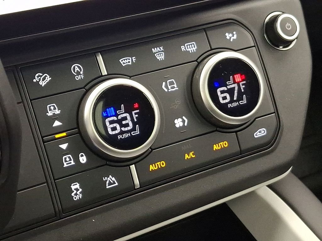 New 2026 Santorini Black Land Rover X-Dynamic SE image 12